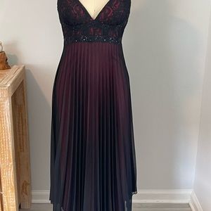 Roulette- Stunning Dress -Size Small